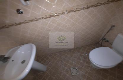 Apartment - 2 Bedrooms - 2 Bathrooms for rent in Umm Ghwailina Comm - Umm Ghuwalina - Umm Ghuwailina - Doha