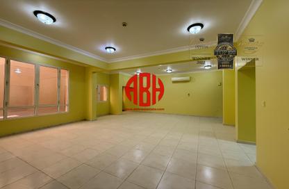 Apartment - 2 Bedrooms - 2 Bathrooms for rent in Al Mansoura - Al Mansoura - Doha