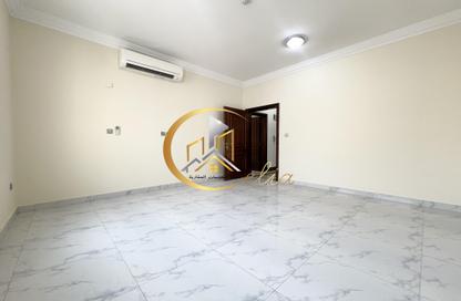 Apartment - 2 Bedrooms - 2 Bathrooms for rent in Muntazah 70 - Al Muntazah - Doha