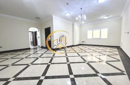 Apartment - 2 Bedrooms - 2 Bathrooms for rent in Muntazah 70 - Al Muntazah - Doha