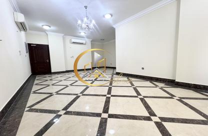 Apartment - 2 Bedrooms - 2 Bathrooms for rent in Muntazah 70 - Al Muntazah - Doha