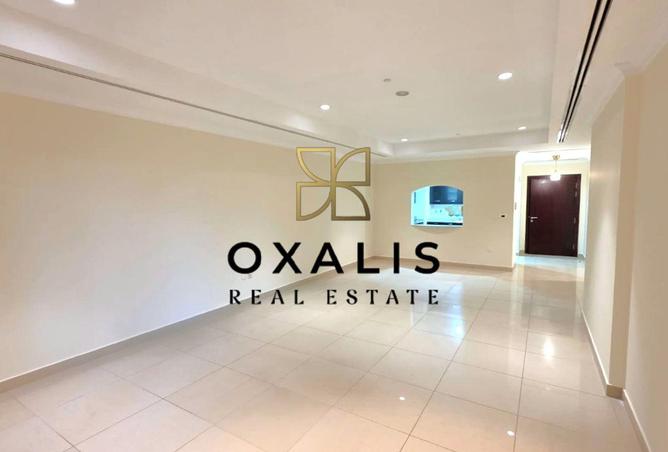 984837 - Property Image 2