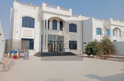 Villa - 6 Bedrooms - 6 Bathrooms for rent in Umm Abirieh - Al Shamal