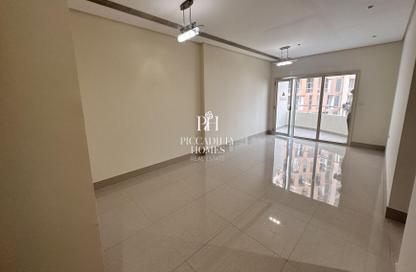Apartment - 2 Bedrooms - 2 Bathrooms for rent in Taameer Central Tower - Marina  25 - Marina District - Lusail