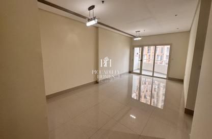 Apartment - 2 Bedrooms - 2 Bathrooms for rent in Taameer Central Tower - Marina  25 - Marina District - Lusail