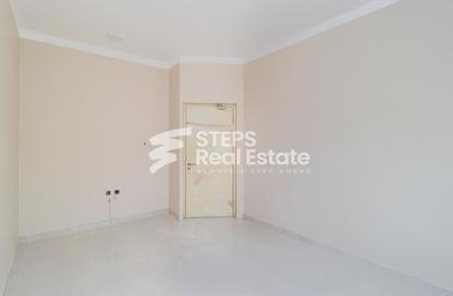 Warehouse - Studio for rent in East Industrial Street - Birkat Al Awamer - Al Wakra