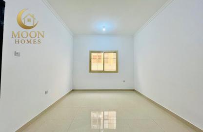 Apartment - 2 Bedrooms - 1 Bathroom for rent in Umm Ghwailina Comm - Umm Ghuwalina - Umm Ghuwailina - Doha