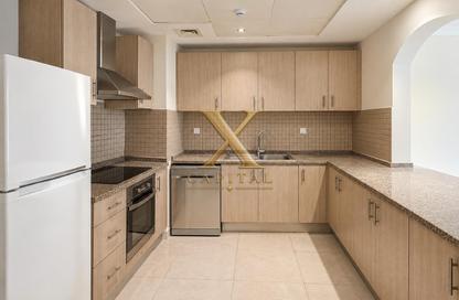 Apartment - 1 Bedroom - 2 Bathrooms for sale in Tower 28 - Porto Arabia - The Pearl Island - Doha