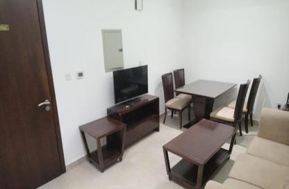 Apartment - 2 Bedrooms - 2 Bathrooms for rent in Umm Ghwailina Comm - Umm Ghuwalina - Umm Ghuwailina - Doha
