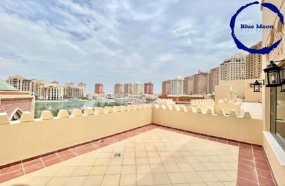 تاون هاوس - 4 - 5 للايجار في طريق بورتو الغربي - بورتو أرابيا - جزيرة اللؤلؤة - الدوحة