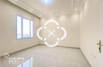 Villa - 6 - 7 for sale in Umm Salal Ali - Doha