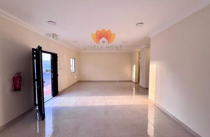 Apartment - 6 Bedrooms - 6 Bathrooms for rent in Al Kheesa - Al Kheesa - Umm Salal Mohammed