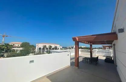 Villa - 6 Bedrooms for rent in The Pearl Island - Doha