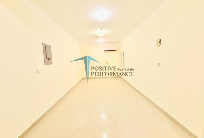 53009000 - Property Main Image