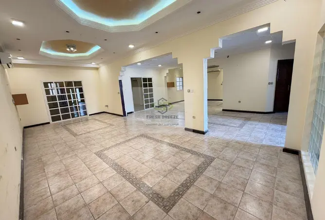 63977754 - Property Image 2