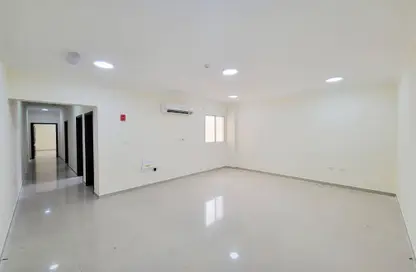 Apartment - 2 Bedrooms - 3 Bathrooms for rent in Abu Talha Street - Fereej Bin Omran - Doha