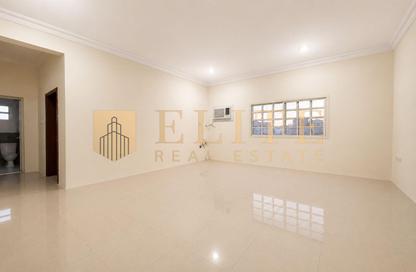 Apartment - 2 Bedrooms - 2 Bathrooms for rent in Al Hashmi Building - Al Muntazah Street - Al Muntazah - Doha