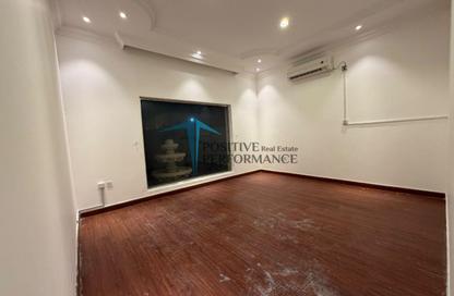 Apartment - 1 - 1 for rent in Souk Al gharaffa - Al Gharrafa - Doha Apartment - 1 - 1 for rent in Souk Al gharaffa - Al Gharrafa - Doha