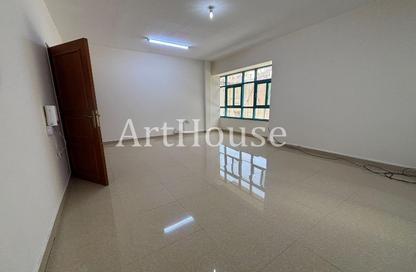 Apartment - 3 Bedrooms - 3 Bathrooms for rent in Doha Al Jadeed - Doha