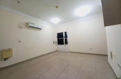Apartment - 2 Bedrooms - 2 Bathrooms for rent in Hiteen Street - Al Muntazah - Doha