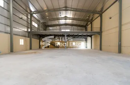Warehouse - Studio - 6 Bathrooms for rent in East Industrial Street - Birkat Al Awamer - Al Wakra
