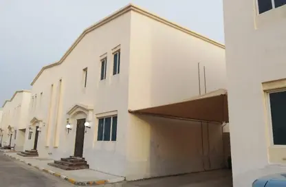 فيلا - 4 غرف نوم - 4 حمامات للايجار في شارع الهناء - الغرافة - الدوحة