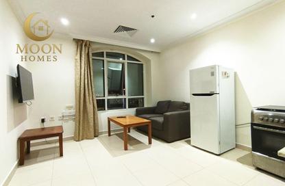Apartment - 1 Bedroom - 1 Bathroom for rent in Umm Ghuwalina - Umm Ghuwailina - Doha