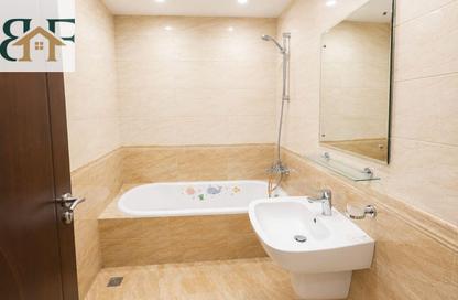 Apartment - 2 Bedrooms - 2 Bathrooms for rent in Al Mansoura - Al Mansoura - Doha