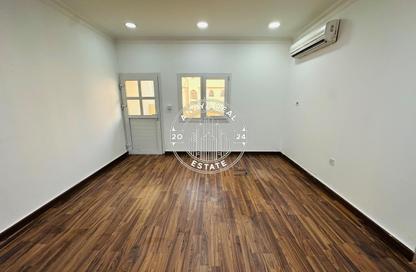Apartment - Studio - 1 Bathroom for rent in Al Nasr Street - Al Nasr - Doha Apartment - Studio - 1 Bathroom for rent in Al Nasr Street - Al Nasr - Doha