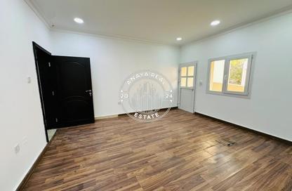 Apartment - Studio - 1 Bathroom for rent in Al Nasr Street - Al Nasr - Doha