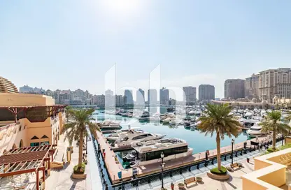 تاون هاوس - 2 غرف نوم - 3 حمامات للايجار في طريق بورتو الغربي - بورتو أرابيا - جزيرة اللؤلؤة - الدوحة