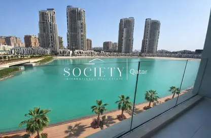شقة - 3 غرف نوم - 5 حمامات للايجار في كريستال ريزيدنس - جزيرة جيوان - جزيرة اللؤلؤة - الدوحة