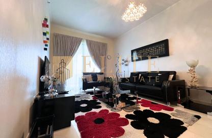 Apartment - 2 Bedrooms - 3 Bathrooms for sale in Viva West - Viva Bahriyah - The Pearl Island - Doha