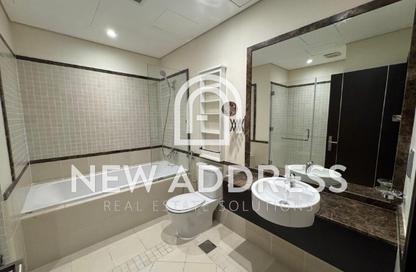 Apartment - 2 Bedrooms - 2 Bathrooms for rent in Qanat Quartier - The Pearl Island - Doha