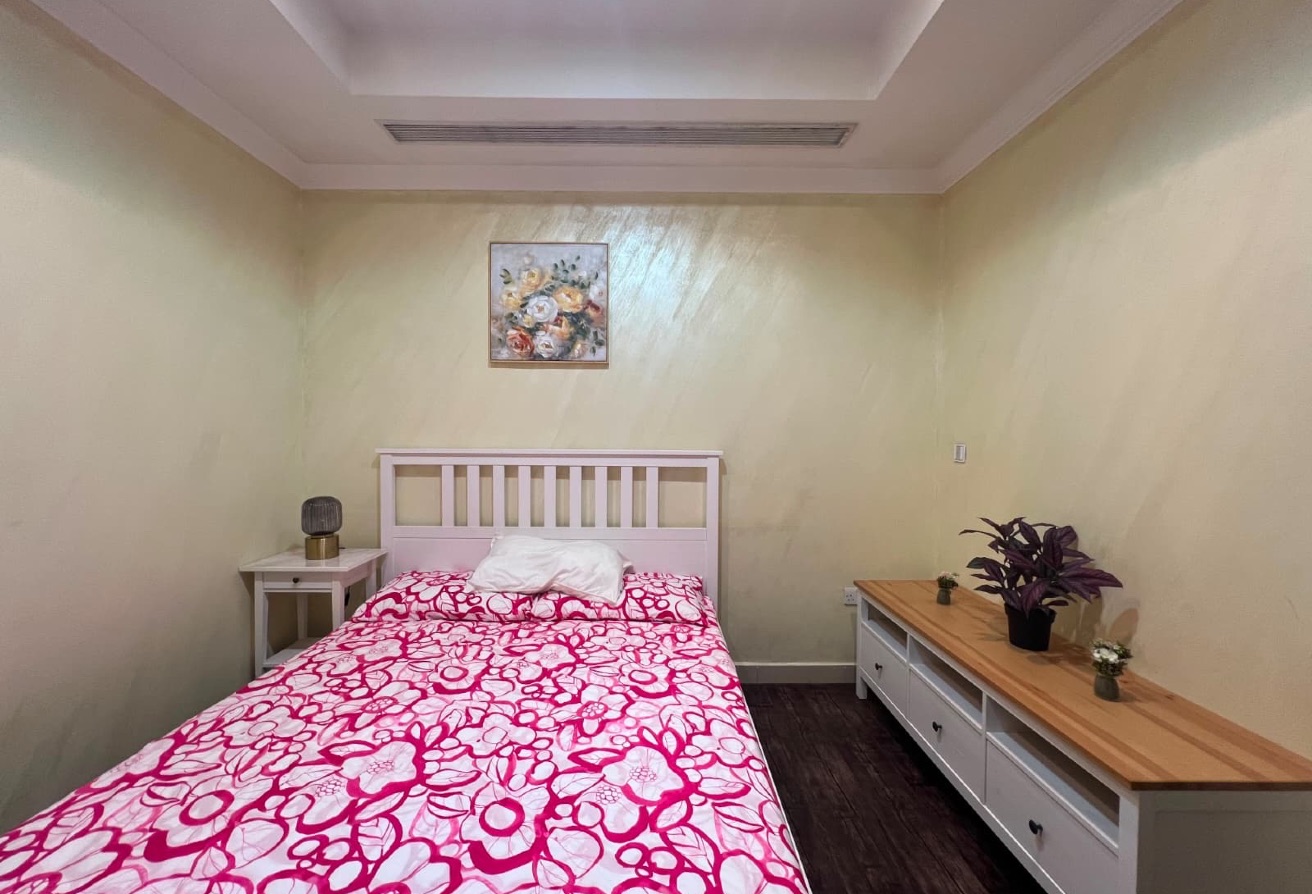 Luxury 2BR | Porto Arabia | Furnished thumbnail 23