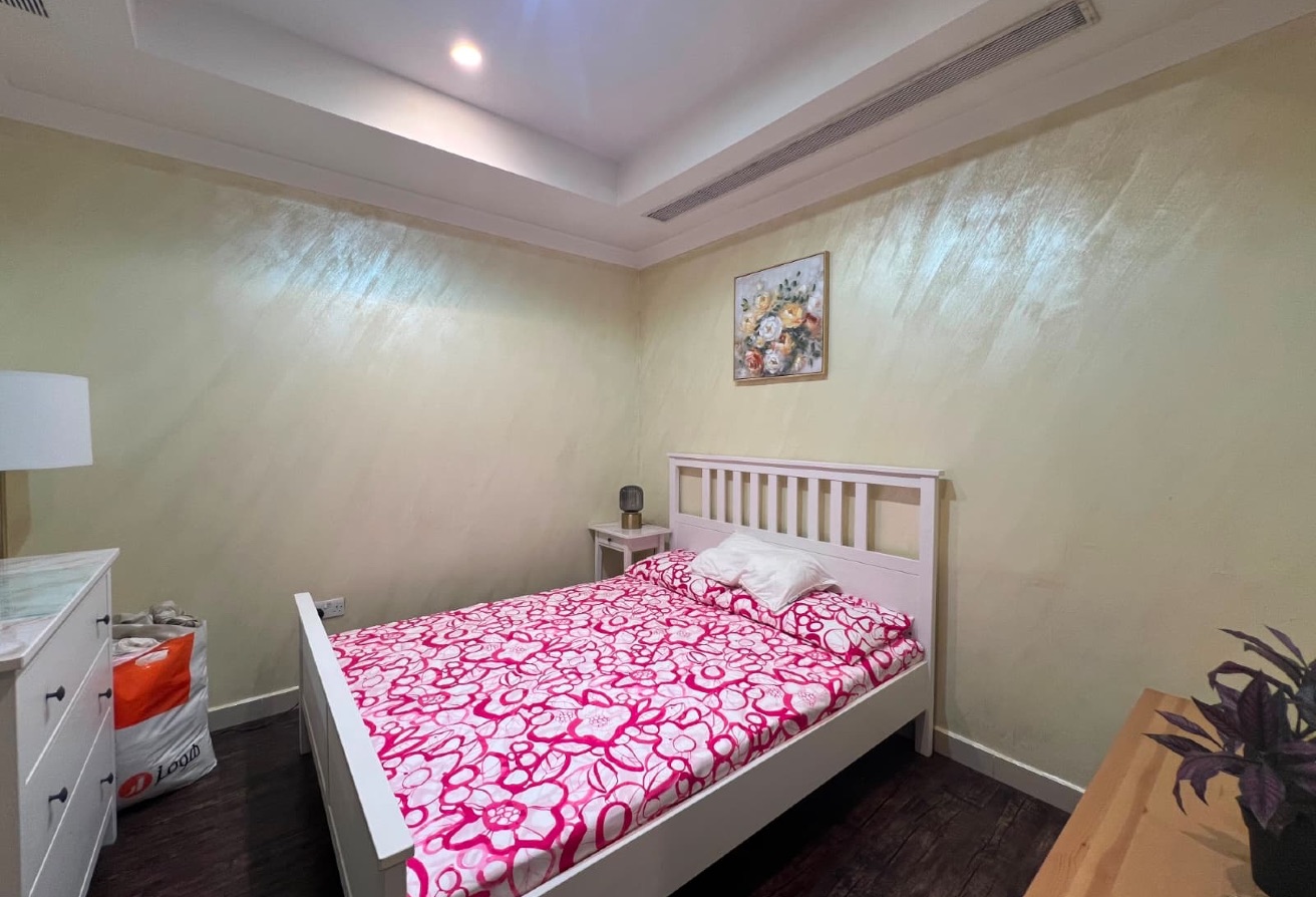 Luxury 2BR | Porto Arabia | Furnished thumbnail 21