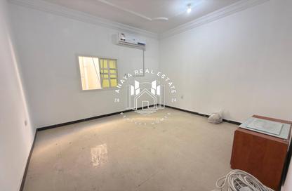 Apartment - 3 Bedrooms - 2 Bathrooms for rent in Madinat Khalifa - Doha