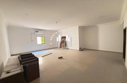 Apartment - 3 Bedrooms - 2 Bathrooms for rent in Madinat Khalifa - Doha