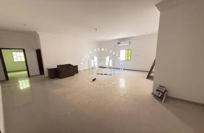 Apartment - 3 Bedrooms - 2 Bathrooms for rent in Madinat Khalifa - Doha