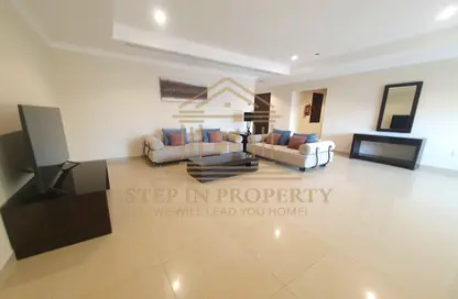 Apartment - 2 Bedrooms - 3 Bathrooms for rent in Porto Arabia Townhouses - Porto Arabia - The Pearl Island - Doha