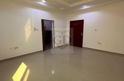 Apartment - Studio - 1 Bathroom for rent in Umm Al Seneem Street - Ain Khaled - Doha Apartment - Studio - 1 Bathroom for rent in Umm Al Seneem Street - Ain Khaled - Doha