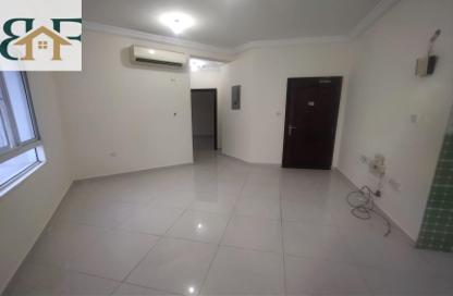 Apartment - 1 Bedroom - 1 Bathroom for rent in Umm Ghwailina Comm - Umm Ghuwalina - Umm Ghuwailina - Doha