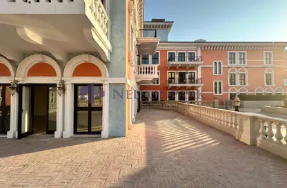 Apartment - 3 Bedrooms - 4 Bathrooms for rent in Teatro - Qanat Quartier - The Pearl Island - Doha