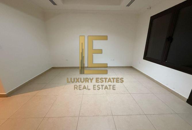 58310410 - Property Image 2