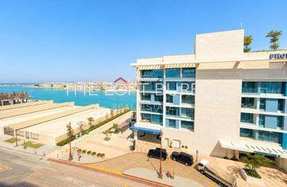Apartment - 1 Bedroom - 2 Bathrooms for sale in Crystal Residence - Gewan Island - The Pearl Island - Doha