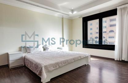 Apartment - 2 Bedrooms - 3 Bathrooms for sale in East Porto Drive - Porto Arabia - The Pearl Island - Doha Apartment - 2 Bedrooms - 3 Bathrooms for sale in East Porto Drive - Porto Arabia - The Pearl Island - Doha