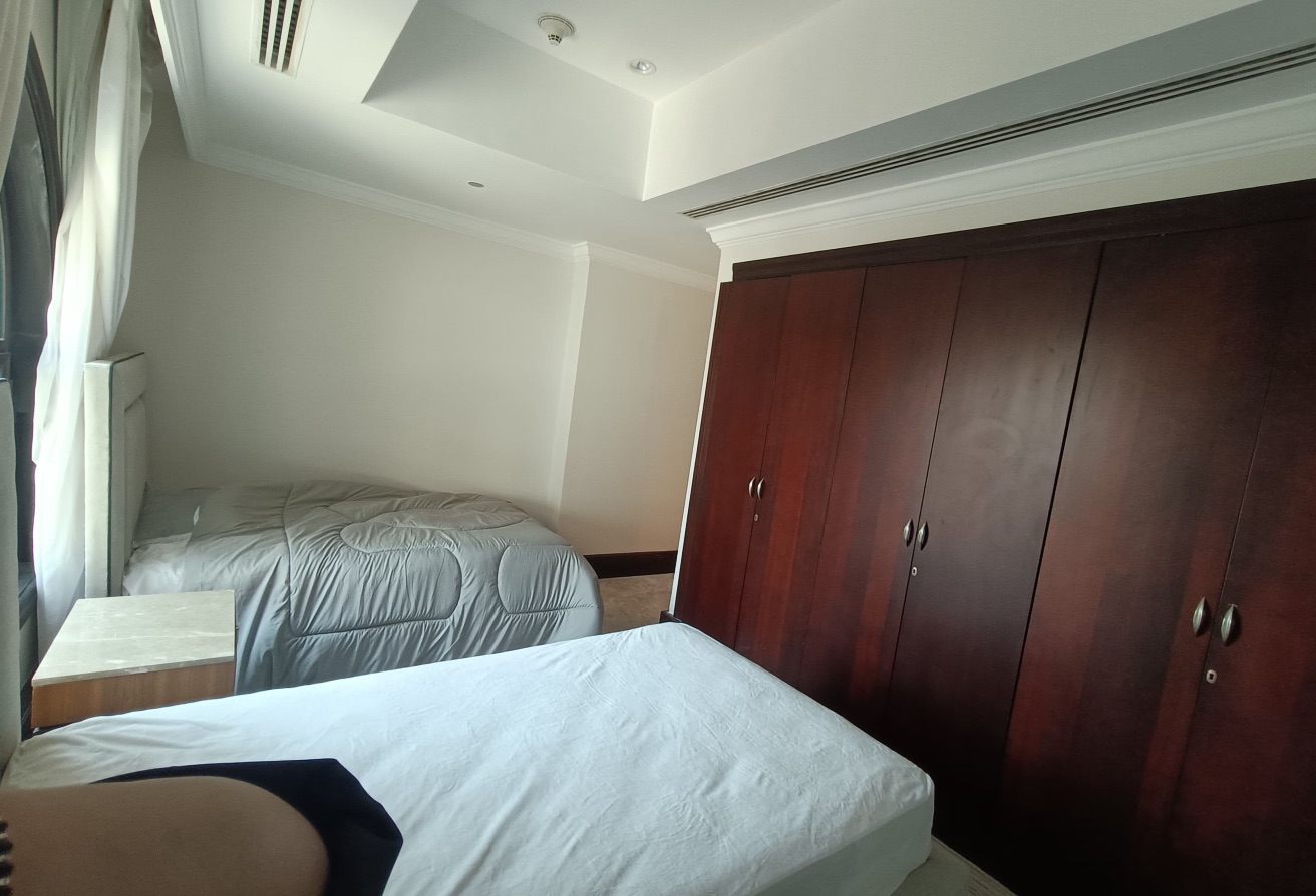 Ultra-Luxury Penthouse | 360° Marina Views thumbnail 12