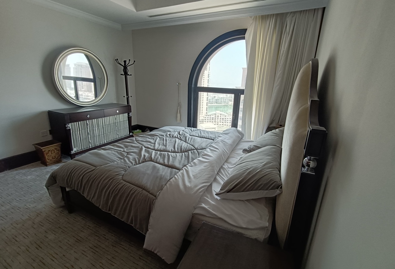 Ultra-Luxury Penthouse | 360° Marina Views thumbnail 8