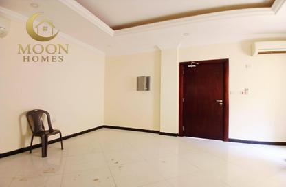 Apartment - 1 Bedroom - 1 Bathroom for rent in Umm Ghuwailina 4 - Umm Ghuwailina - Doha Apartment - 1 Bedroom - 1 Bathroom for rent in Umm Ghuwailina 4 - Umm Ghuwailina - Doha