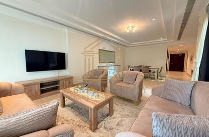 Apartment - 1 Bedroom - 2 Bathrooms for rent in West Porto Drive - Porto Arabia - The Pearl Island - Doha